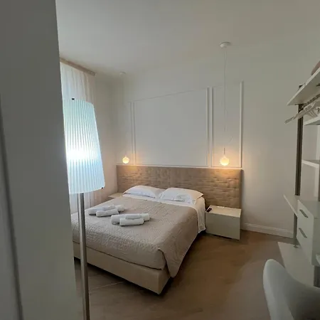 Casa Cavour Beige *